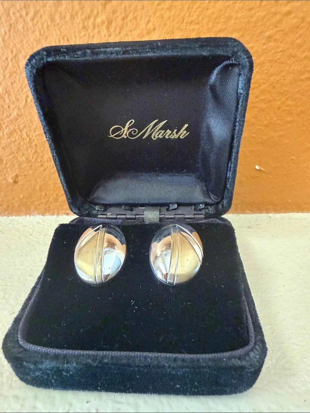 Vintage Oval Cuff Links in Two-Tone Geometric Design in Polished Silver & Gold
